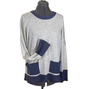 Robert Kitchen Light Knit Grey Front Pocket Sweater Size Medium